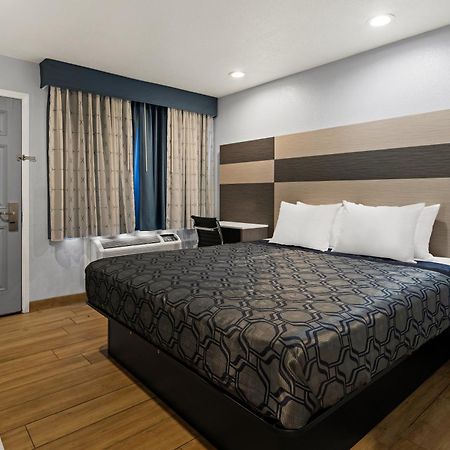 Bay Breeze Inn Оукланд Екстериор снимка