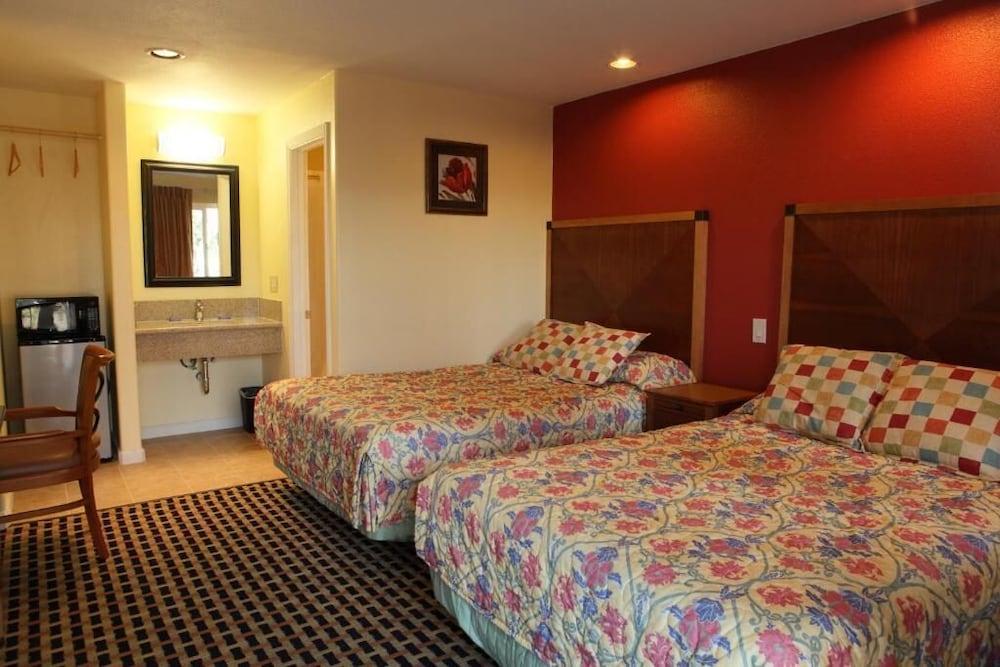 Bay Breeze Inn Оукланд Екстериор снимка