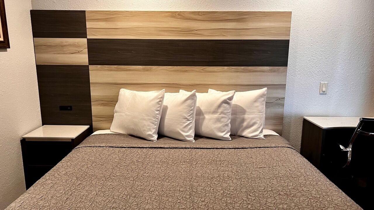Bay Breeze Inn Оукланд Екстериор снимка