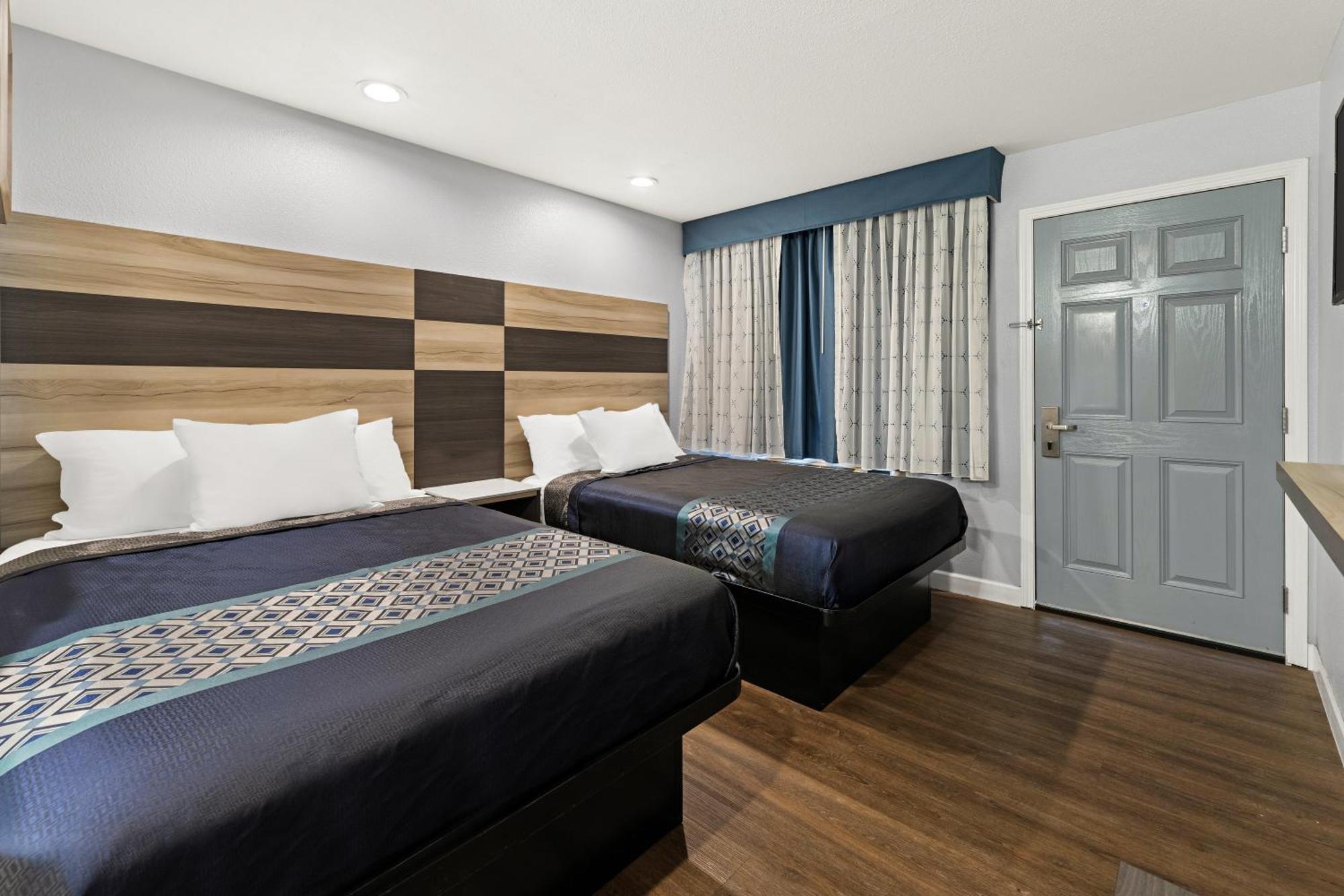 Bay Breeze Inn Оукланд Екстериор снимка