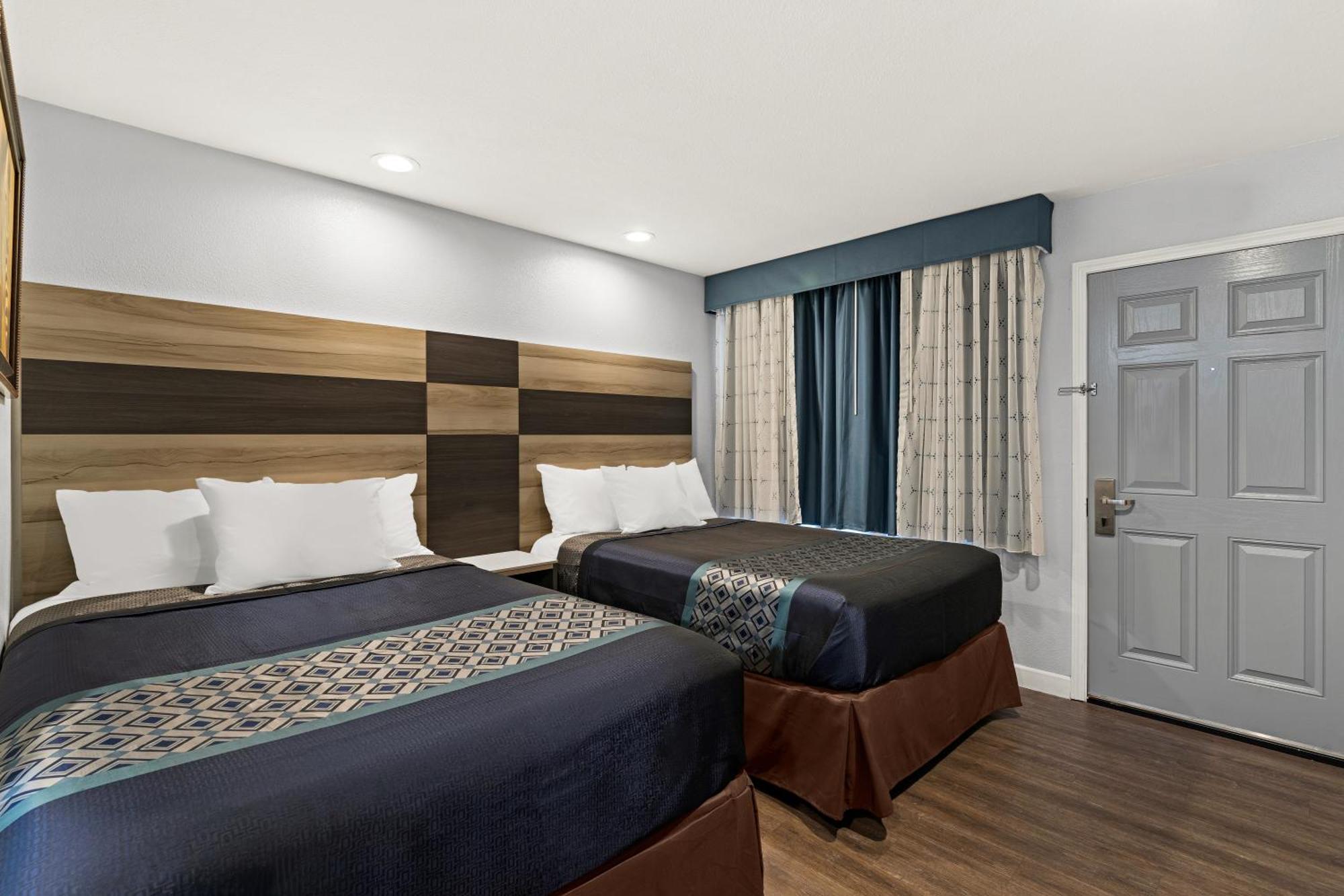 Bay Breeze Inn Оукланд Екстериор снимка